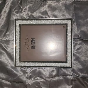 Oleg Cassini 8x10 picture frame